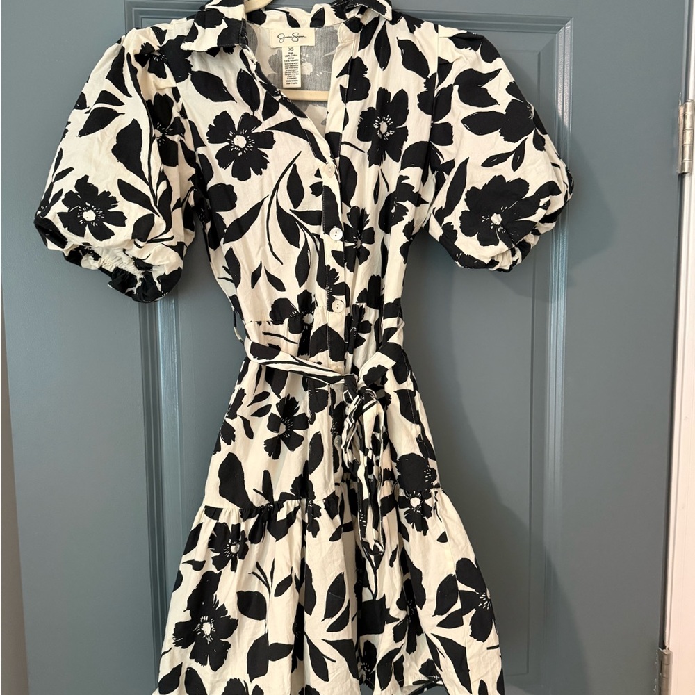 Jessica Simpson Black & White Floral Puff-Sleeve Mini Dress